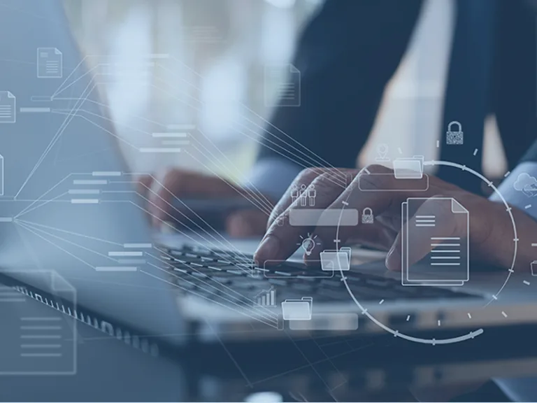 Gestor analisando quanto custa um sistema ERP para melhorar a gestão empresarial